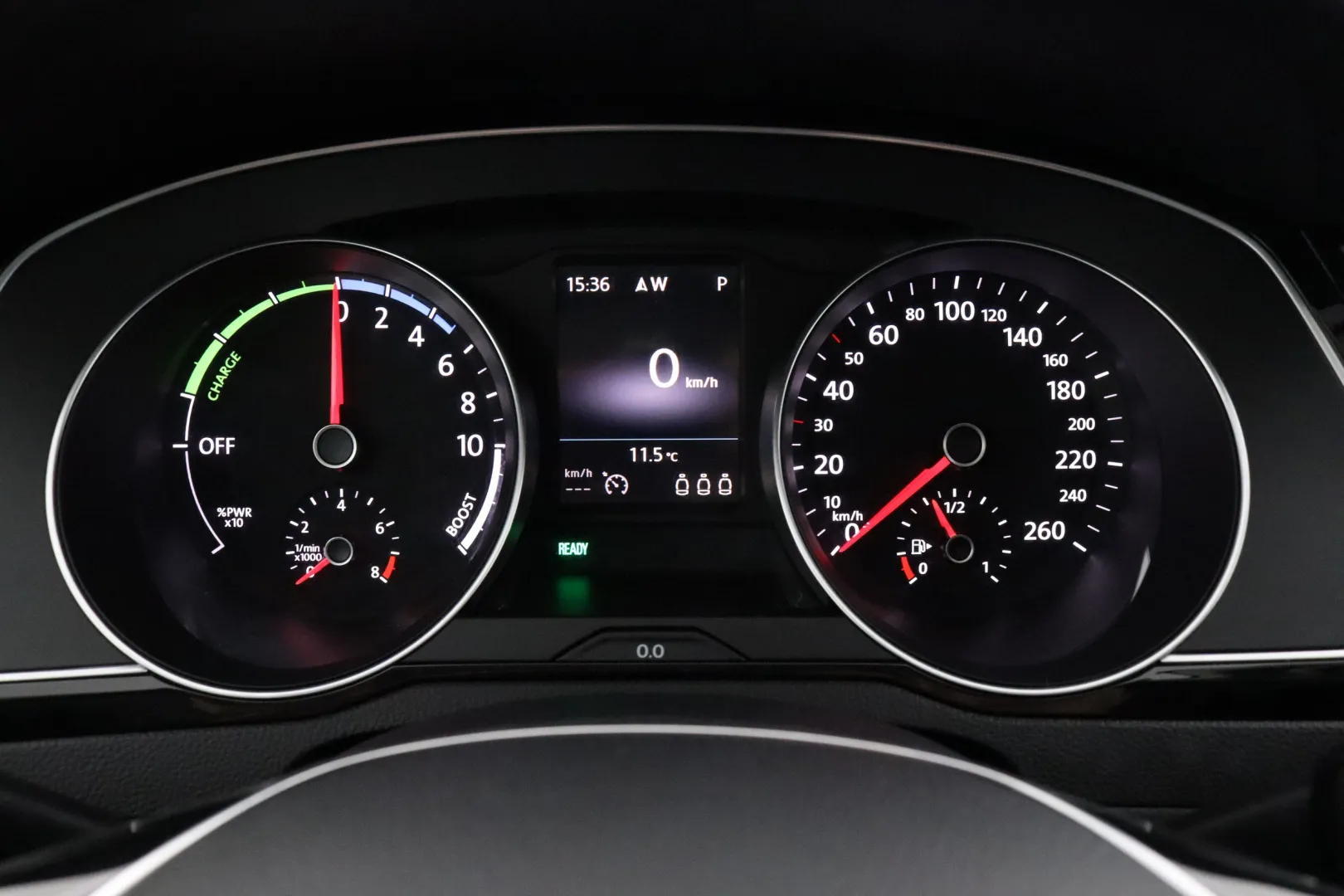 VOLKSWAGEN Passat ZLJ-153 carousel image