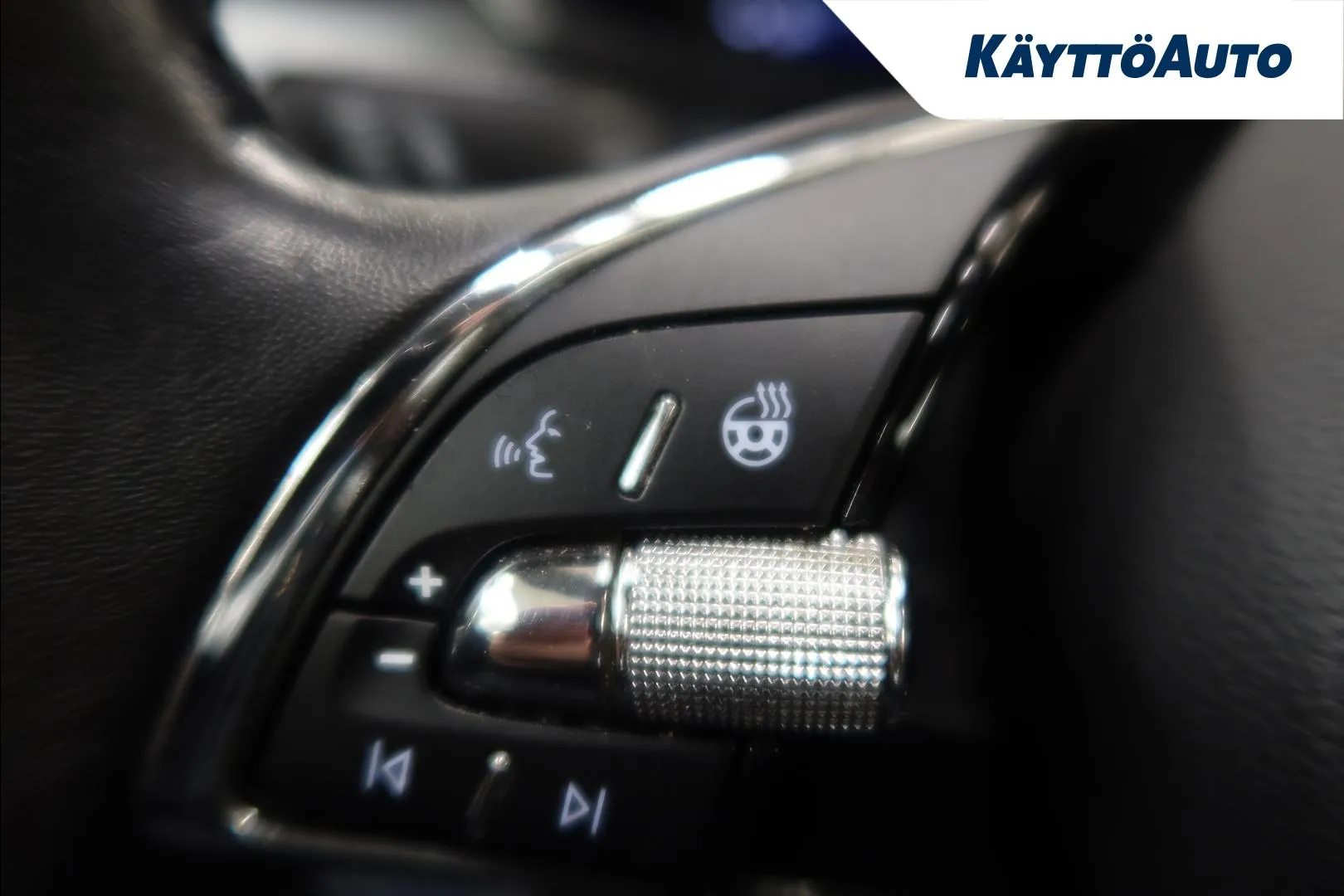 SKODA Superb MOT-573 carousel image