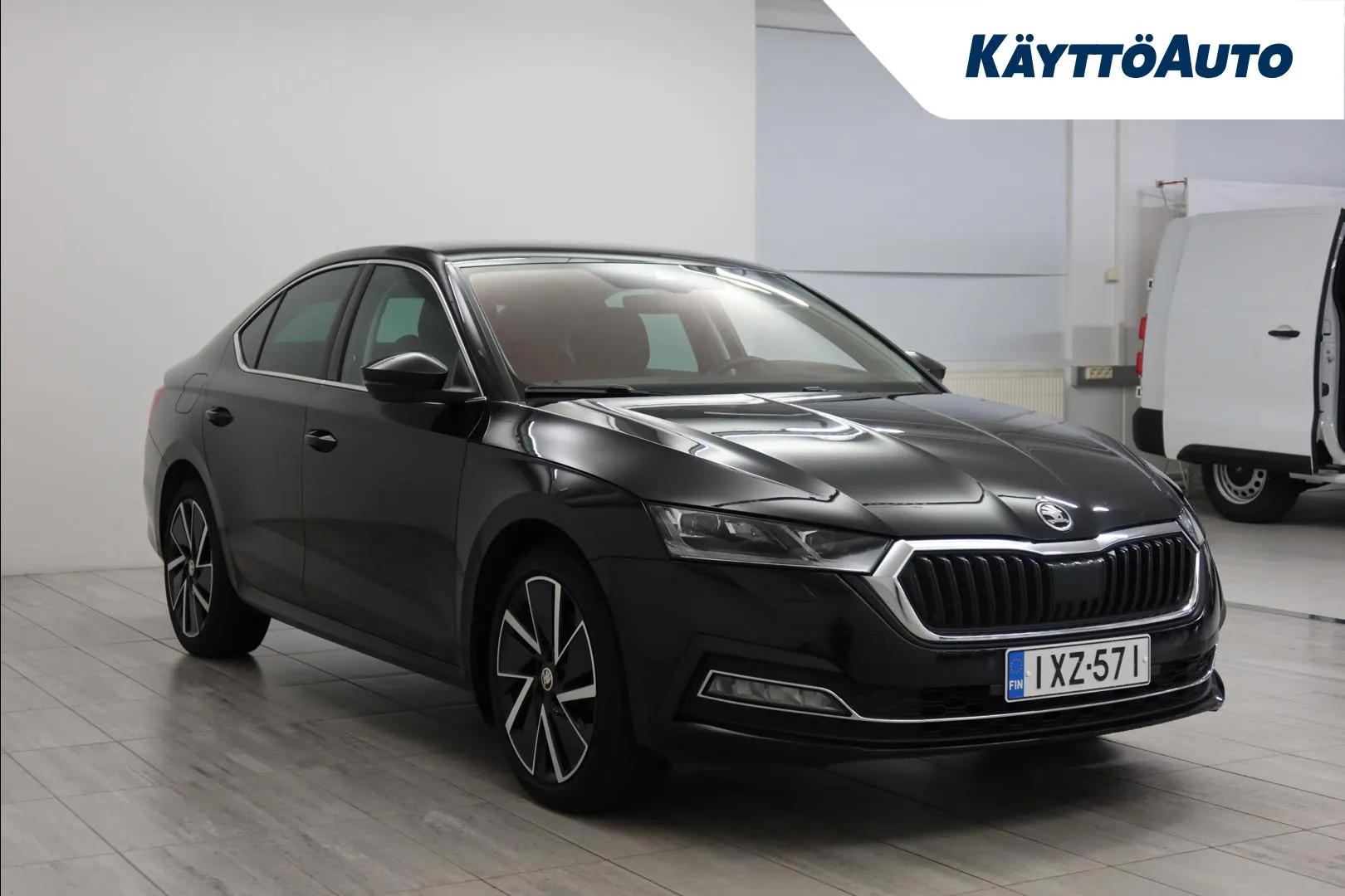SKODA Octavia IXZ-571 carousel image