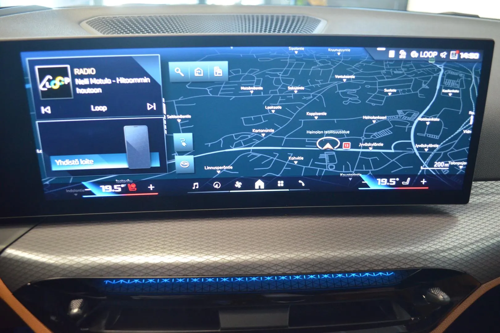 BMW i4 GRR-563 carousel image