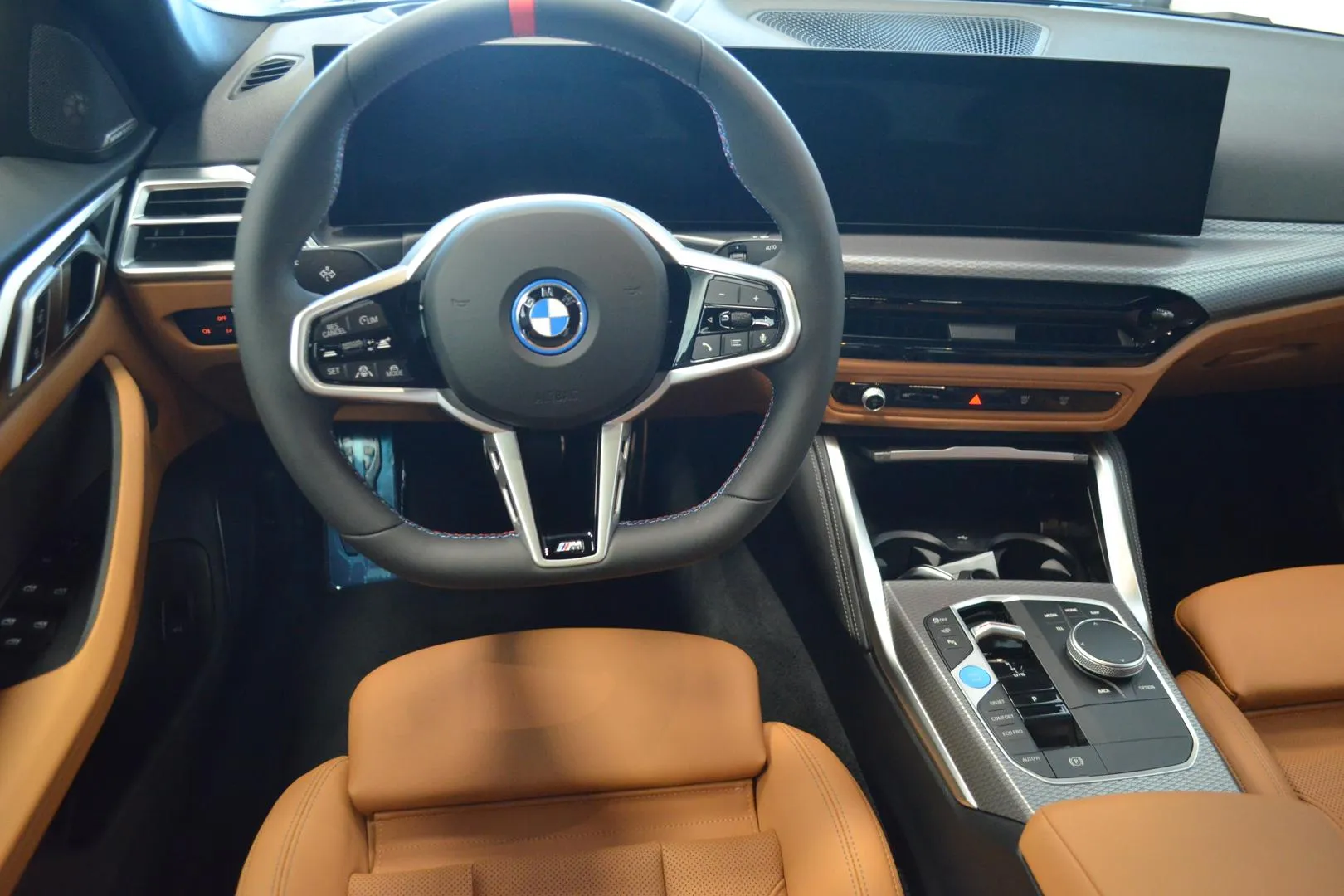 BMW i4 GRR-563 carousel image