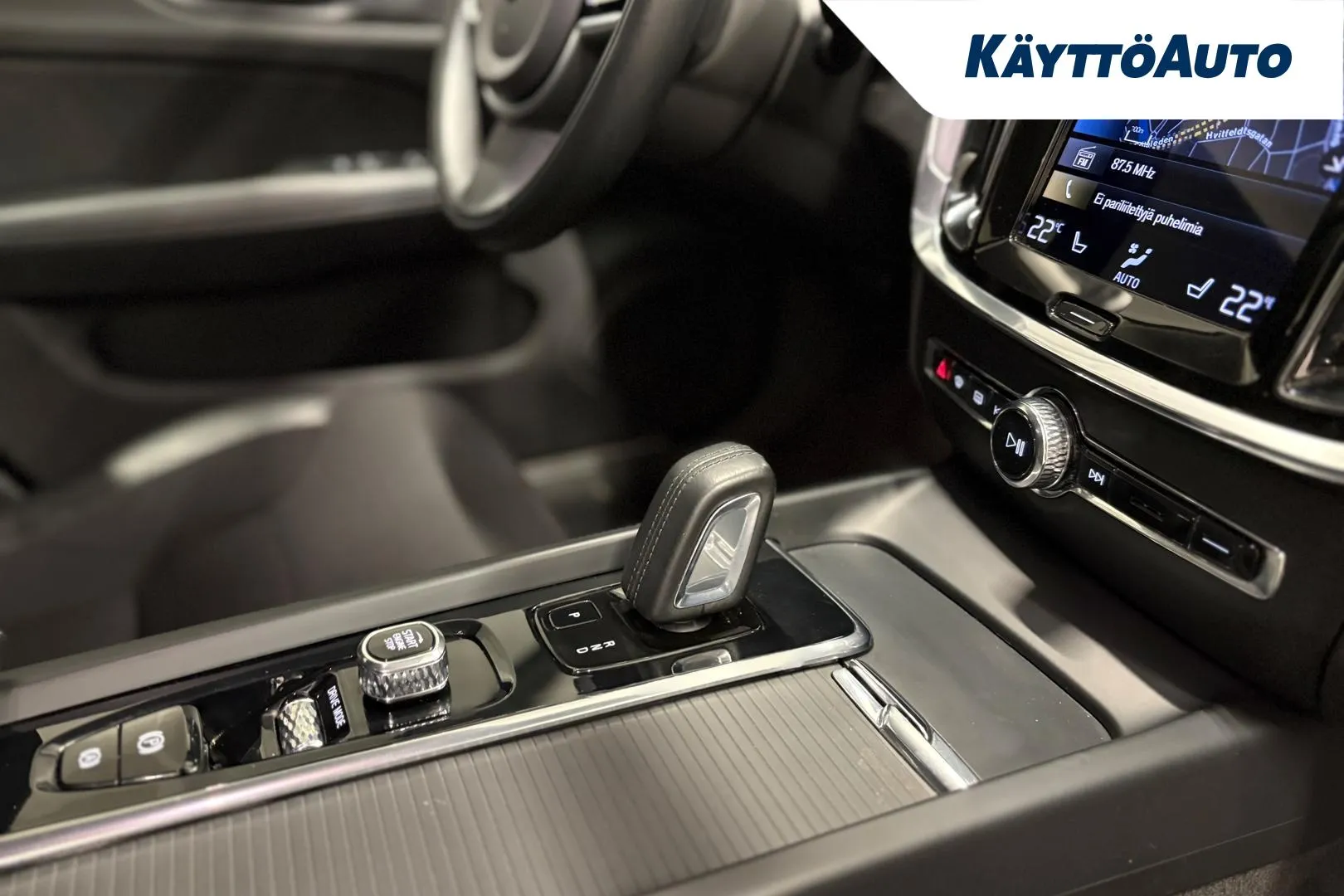 VOLVO V60 GZX-639 carousel image