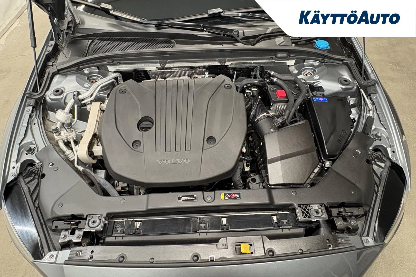 VOLVO V60 GZX-639 carousel image