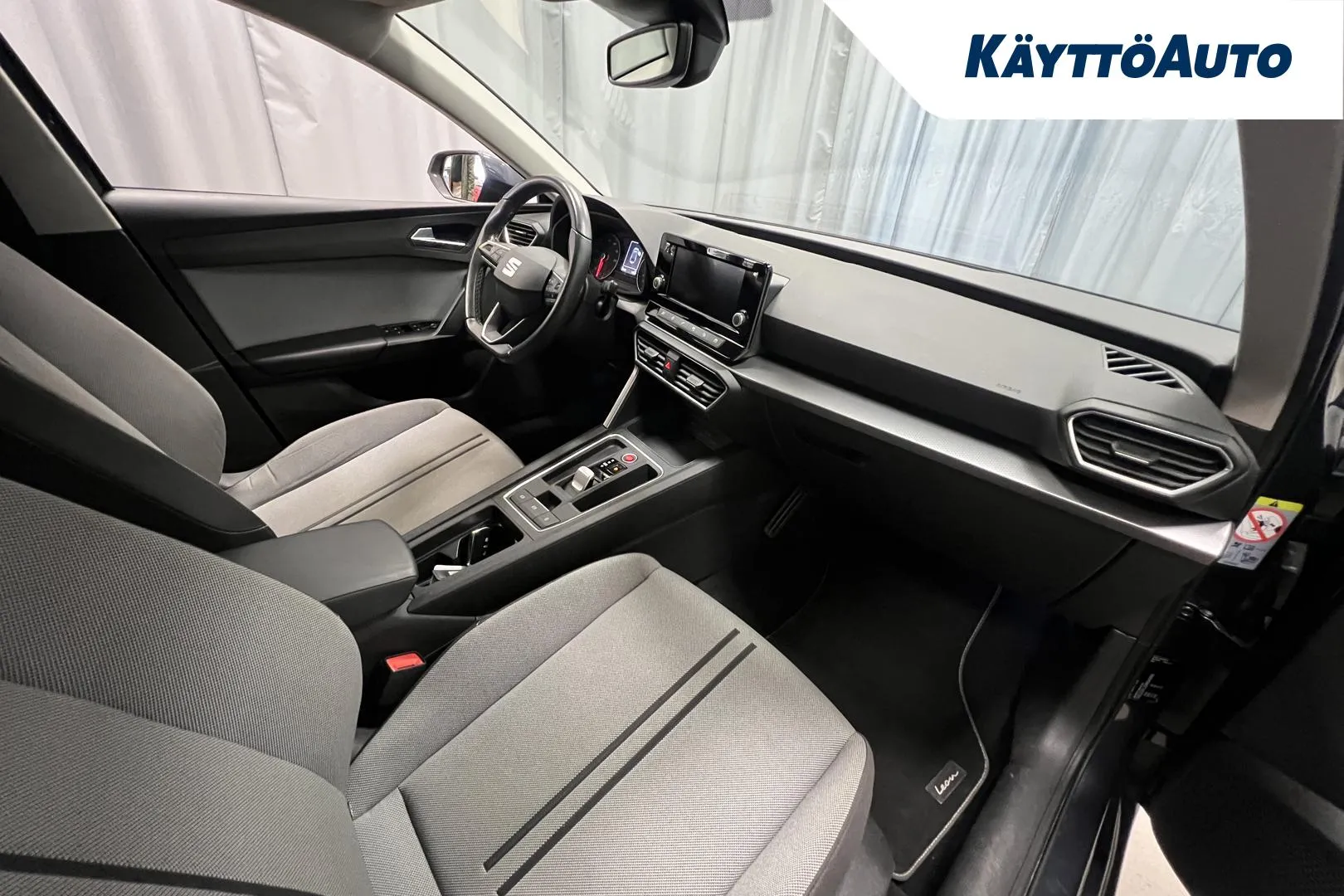 SEAT Leon Sportstourer MYV-854 carousel image