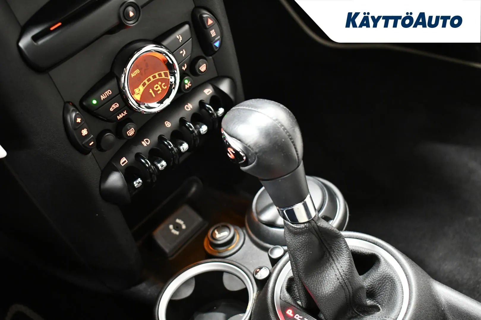 MINI Cooper EPX-342 carousel image