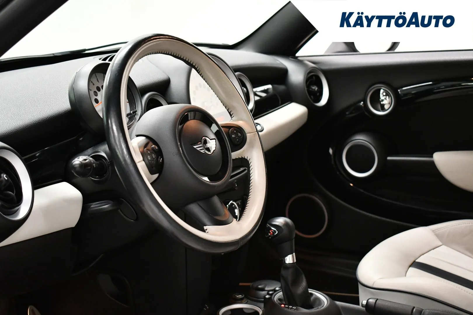 MINI Cooper EPX-342 carousel image