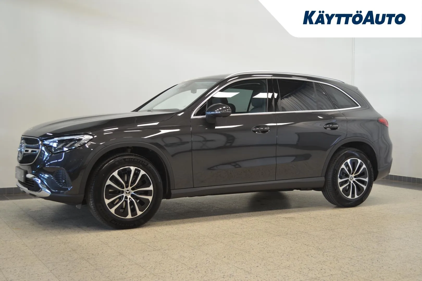 Mercedes-Benz GLC FSS-828 carousel image