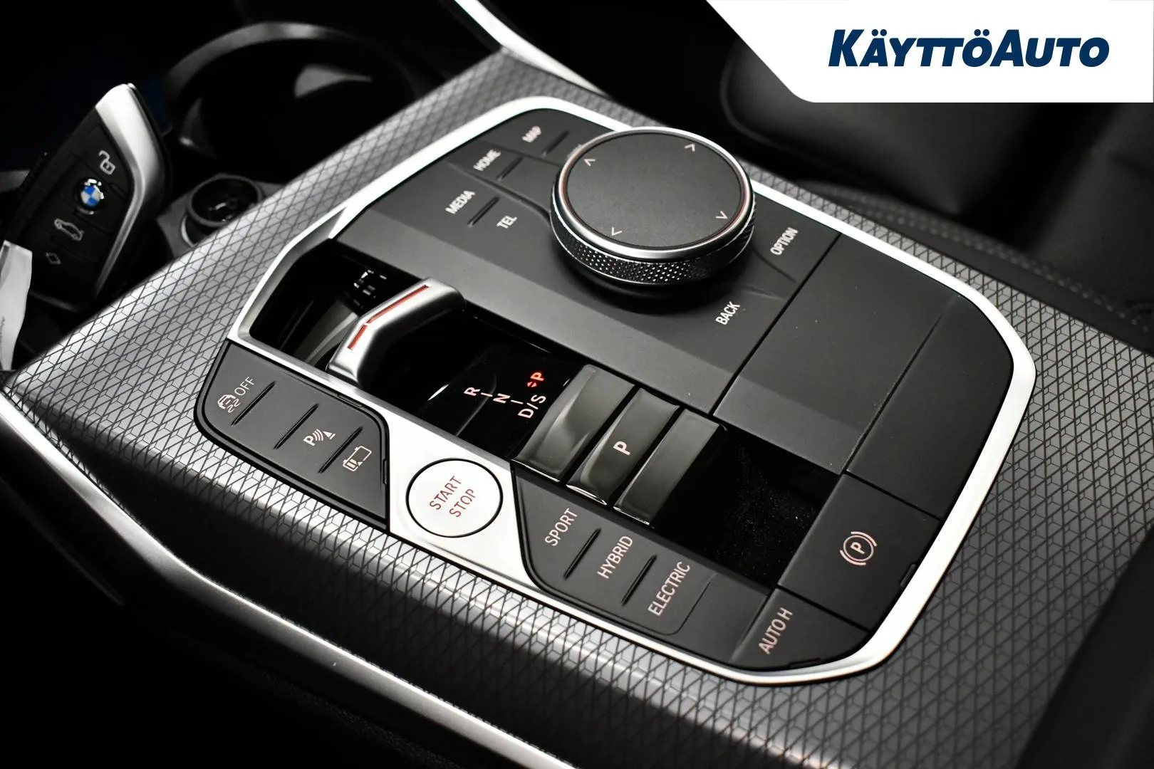 BMW 330 YYE-538 carousel image