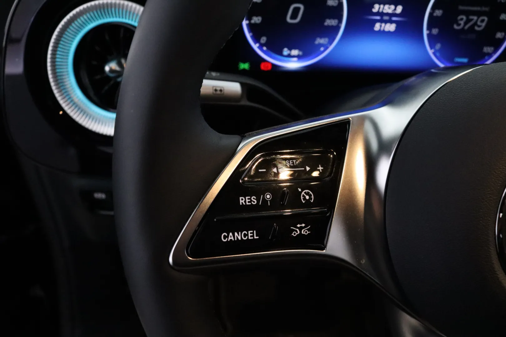 Mercedes-Benz CLA EVS-565 carousel image