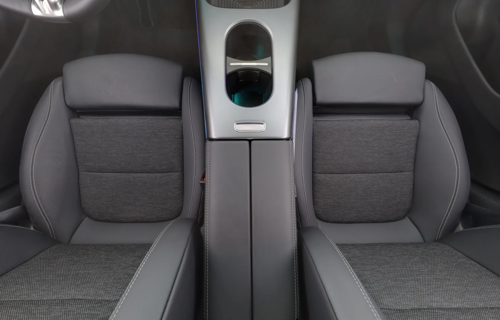 Mercedes-Benz CLA EVS-565 carousel image