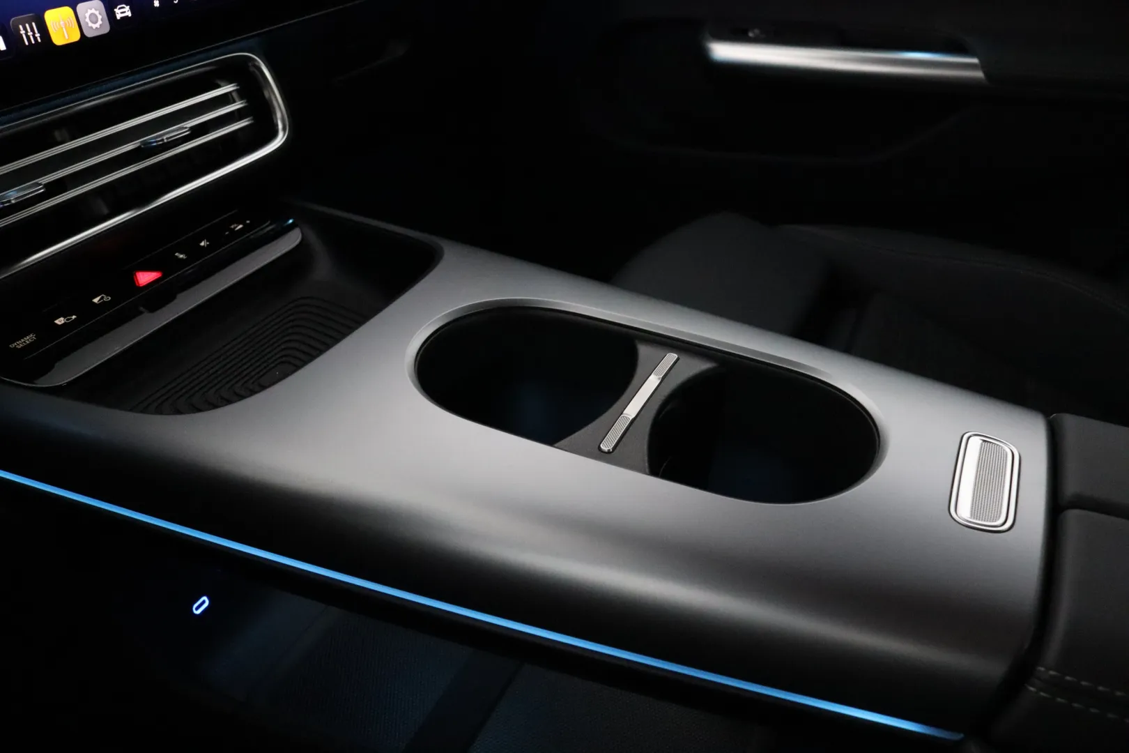 Mercedes-Benz CLA EVS-565 carousel image