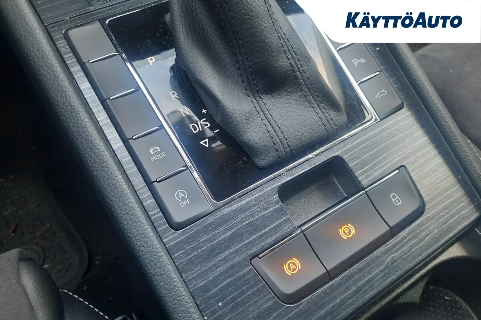 SKODA Superb NMY-844 carousel image