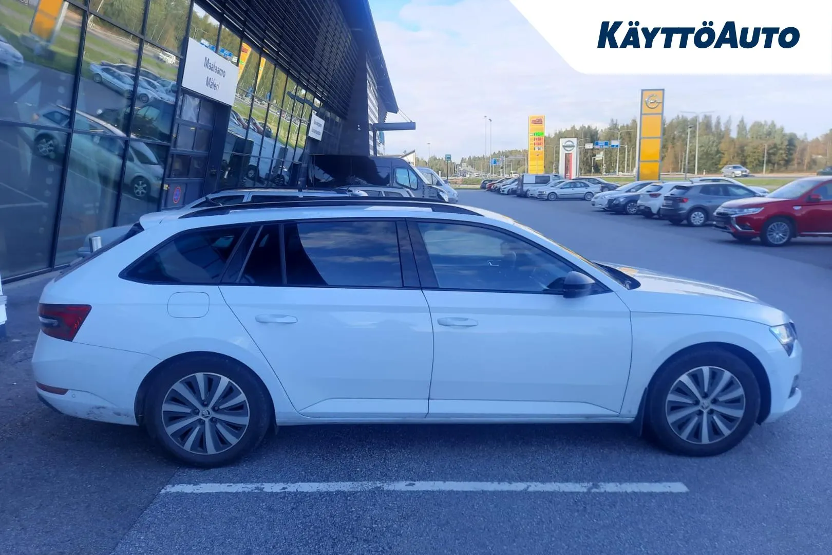 SKODA Superb NMY-844 carousel image
