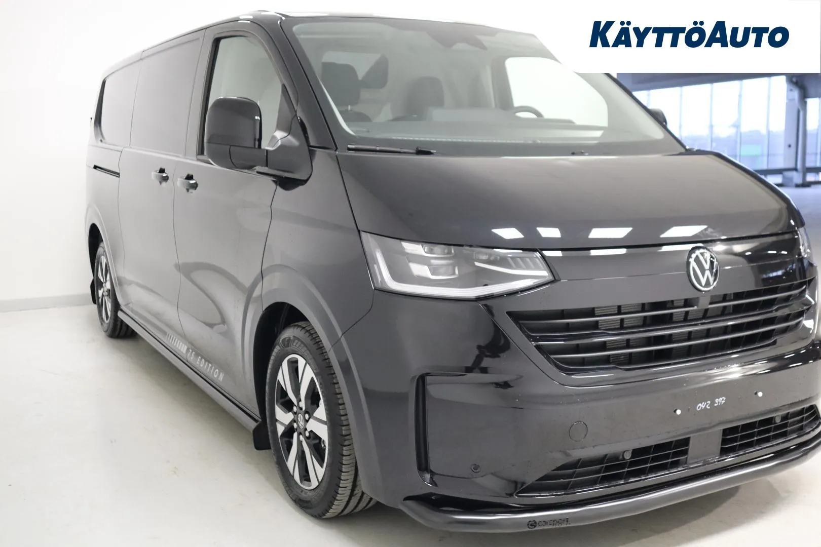 Volkswagen Transporter YYH-981 carousel image