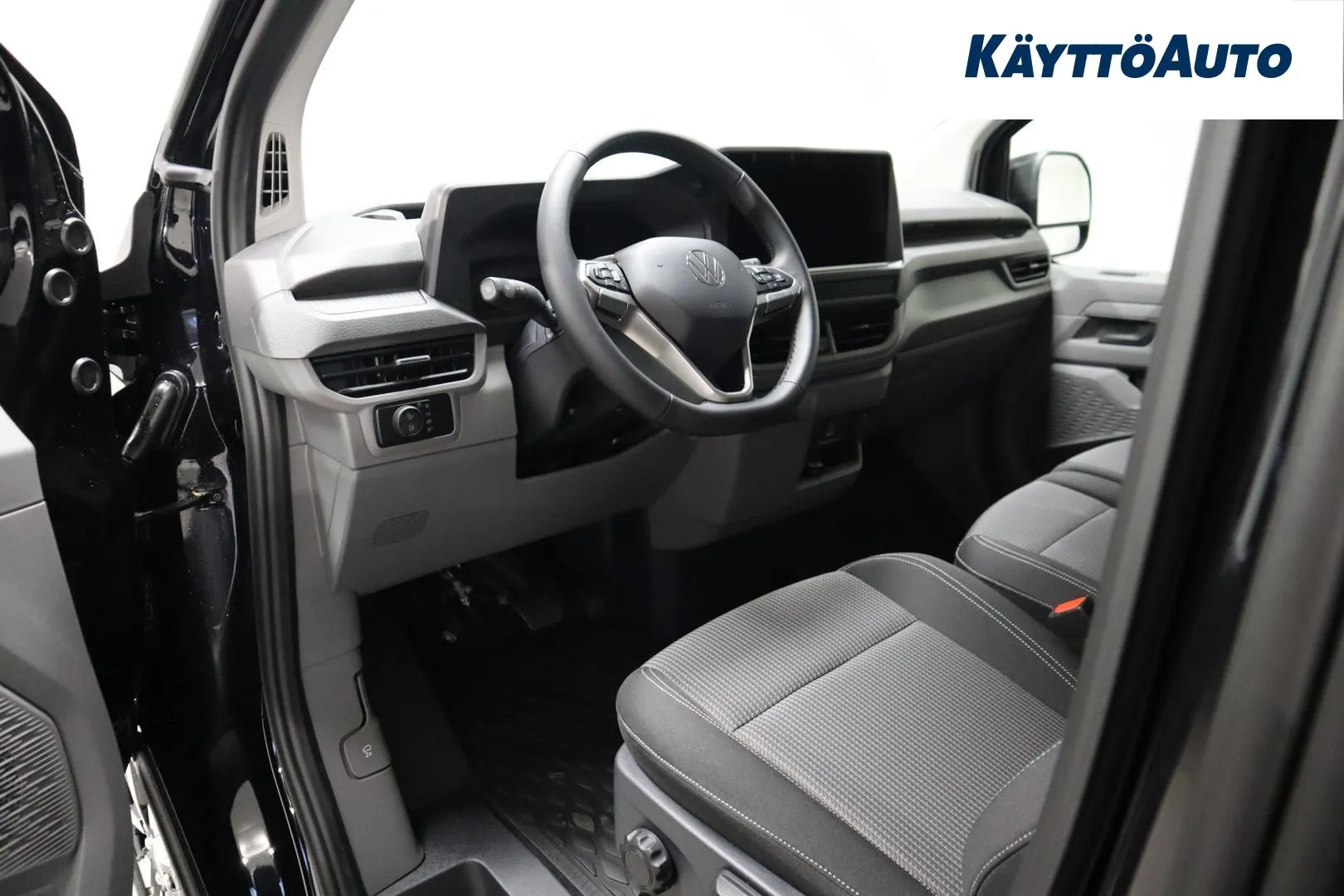 Volkswagen Transporter YYH-981 carousel image