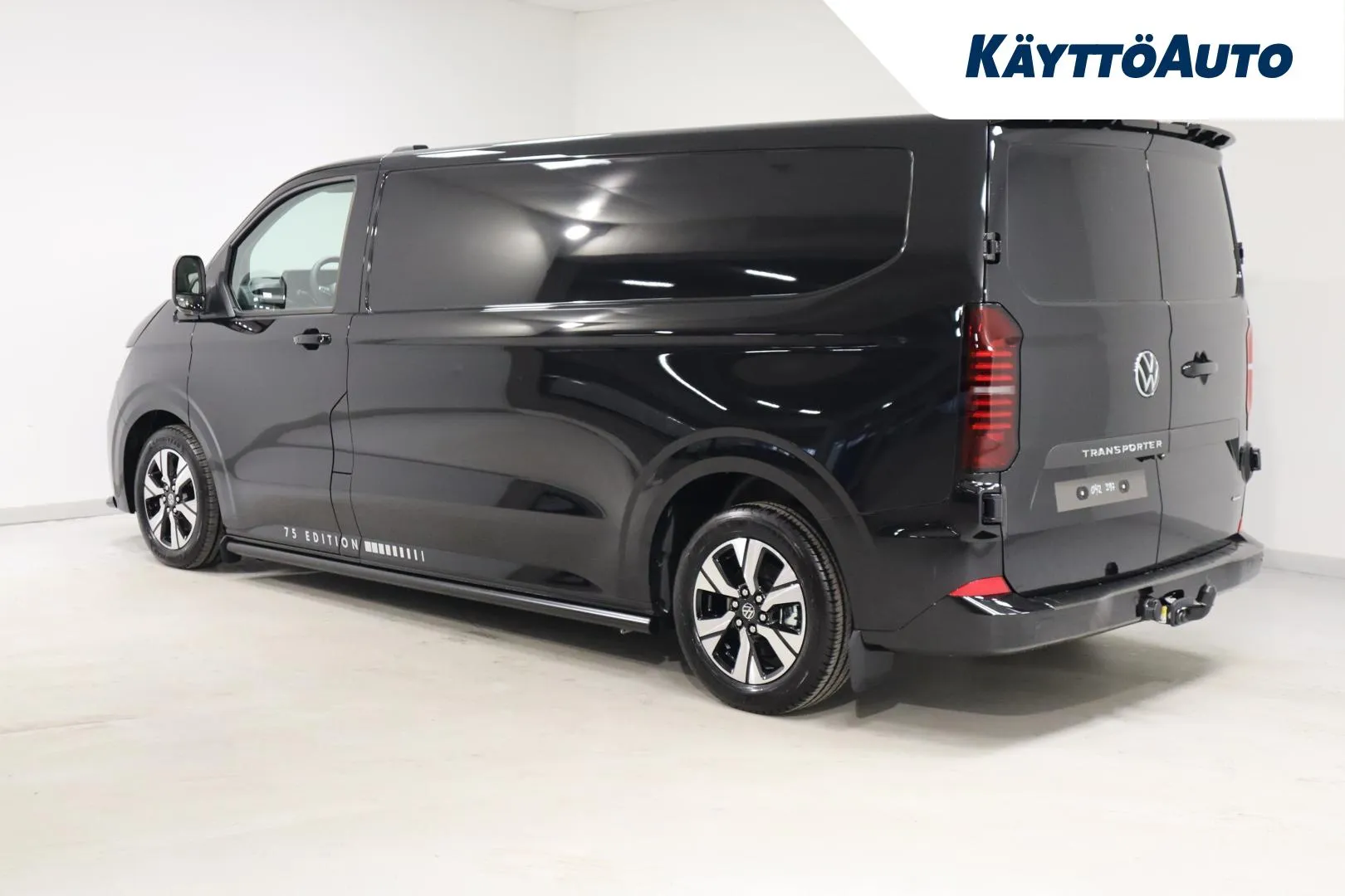 Volkswagen Transporter YYH-981 carousel image
