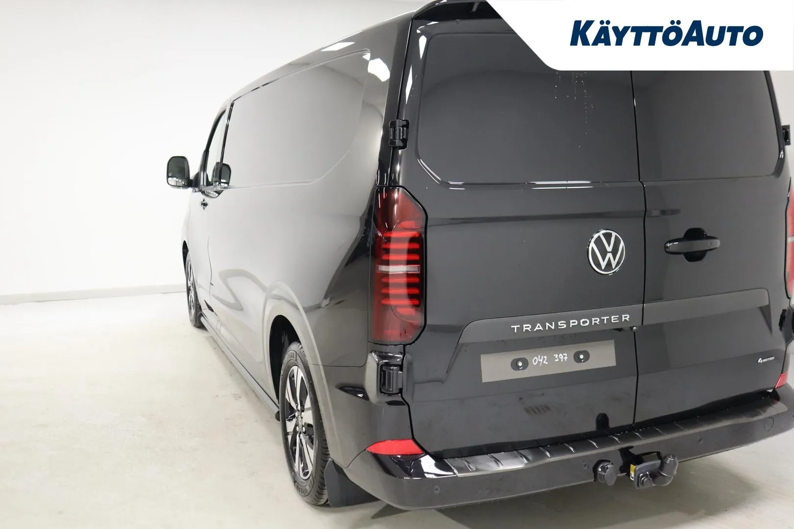 Volkswagen Transporter YYH-981 carousel image
