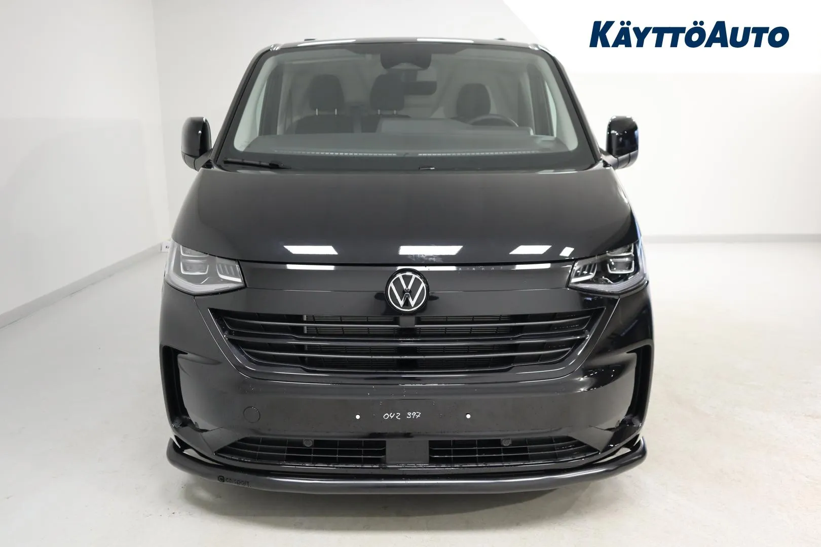Volkswagen Transporter YYH-981 carousel image