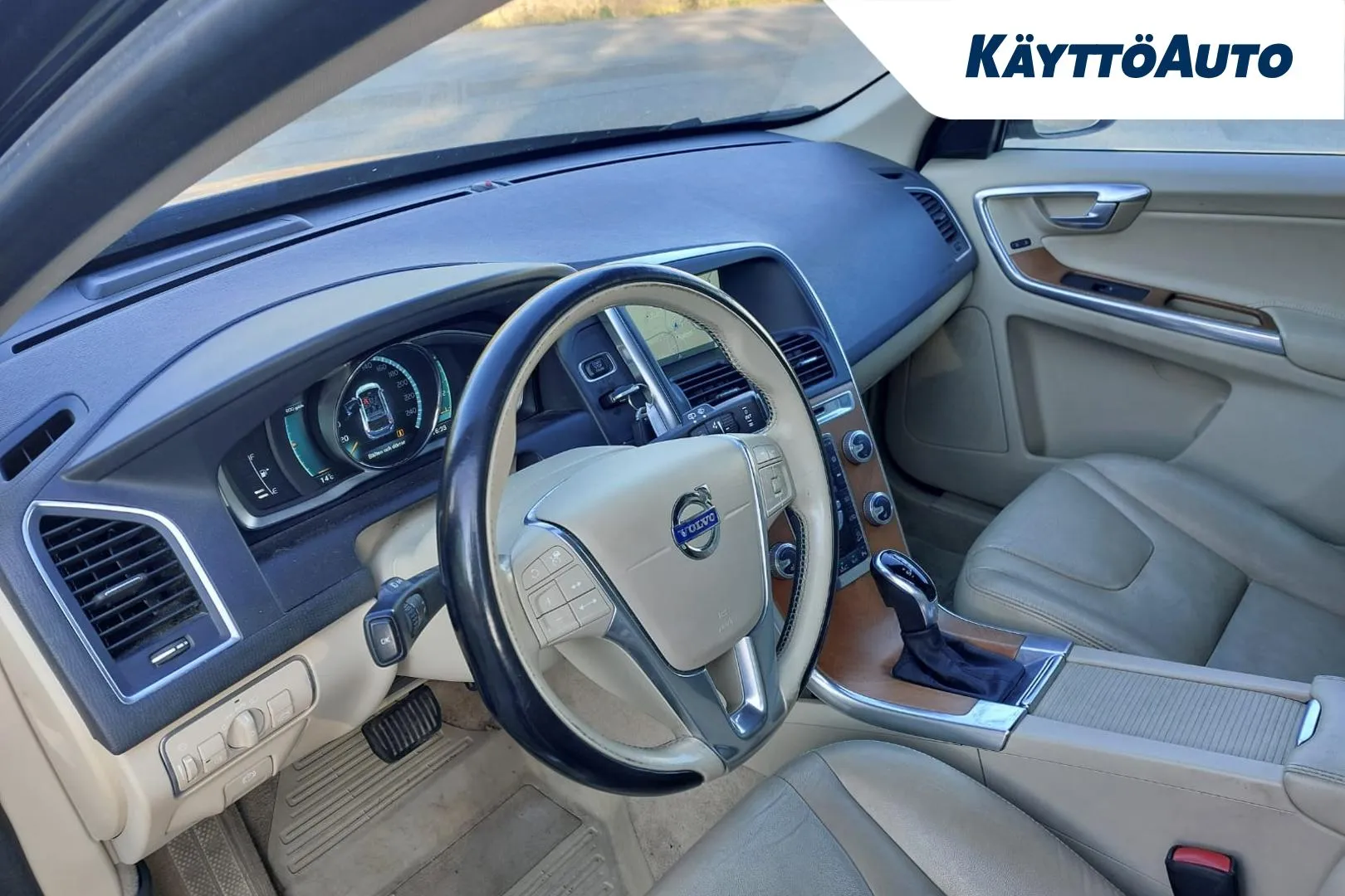 VOLVO XC60 CJR-648 carousel image