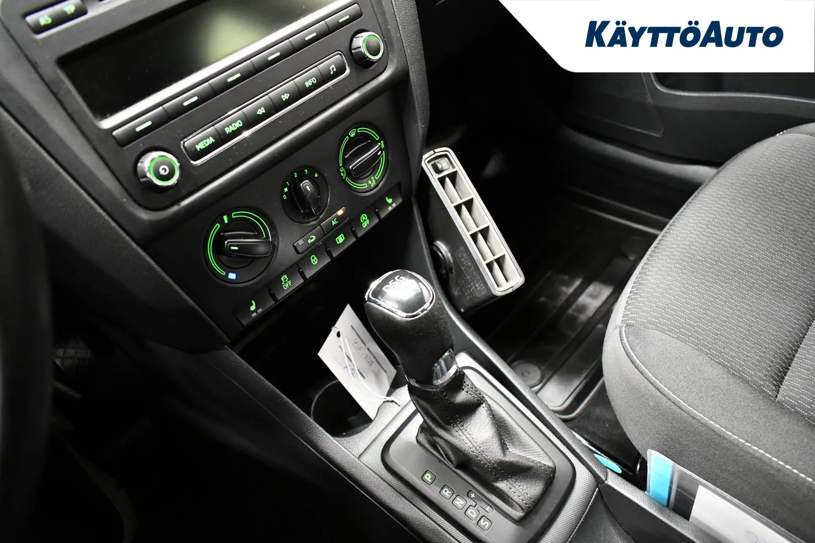 SKODA Rapid YIF-225 carousel image