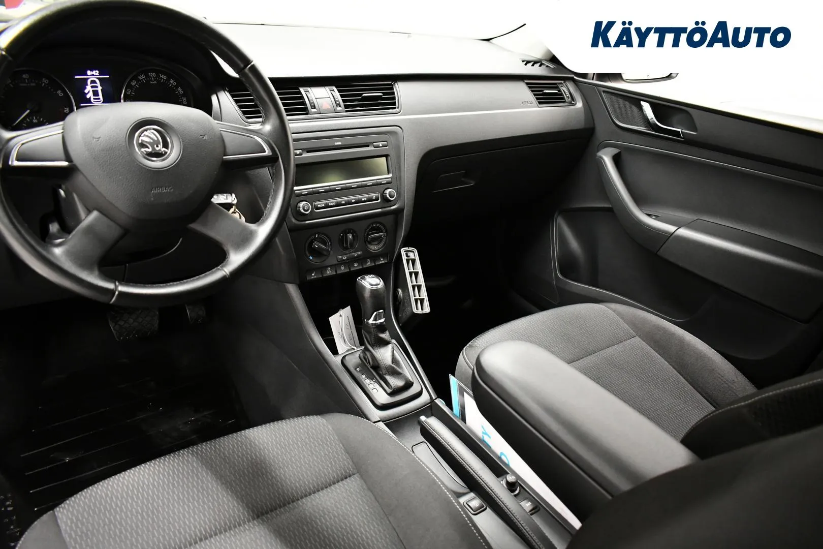 SKODA Rapid YIF-225 carousel image