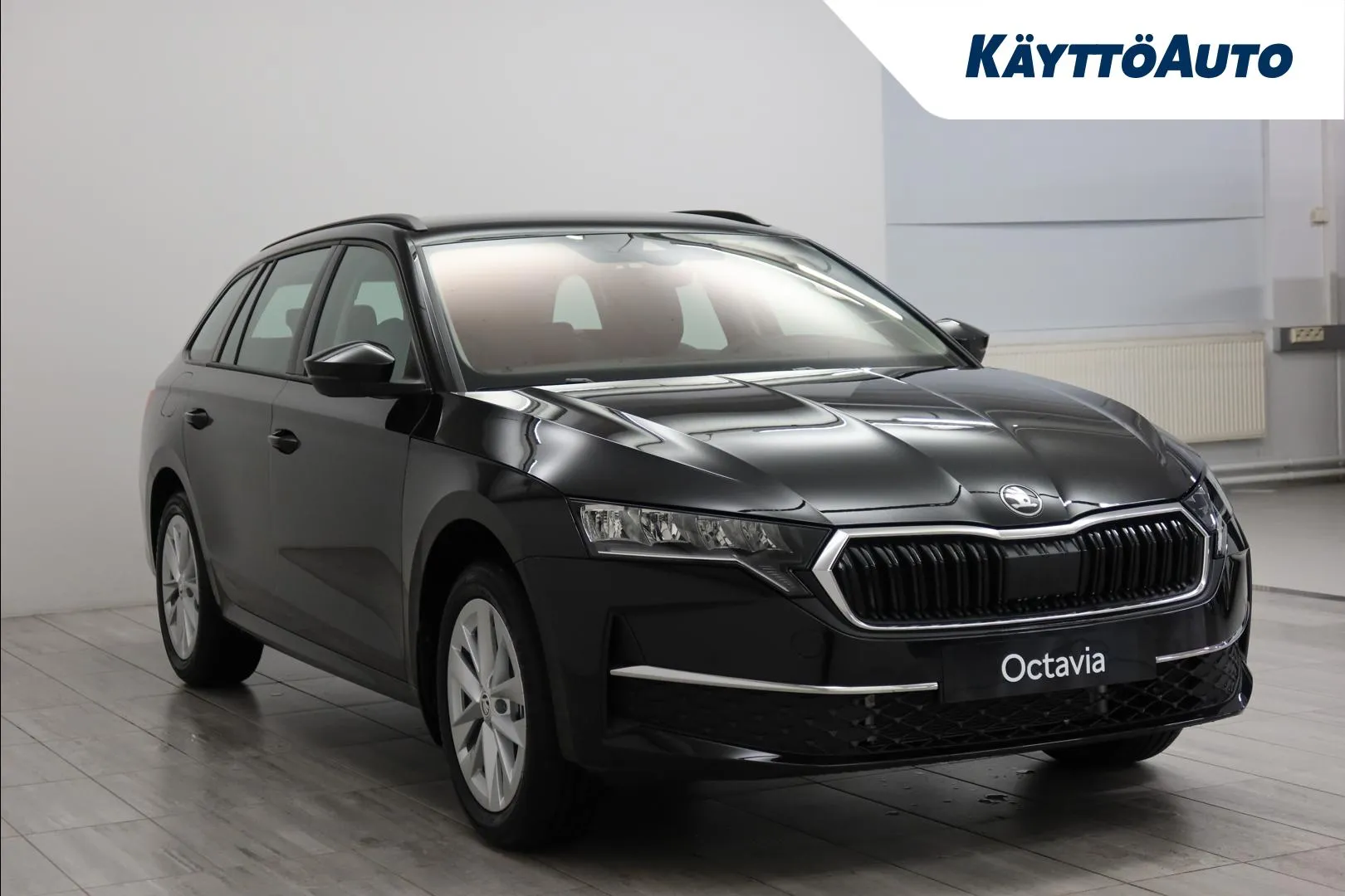 Skoda Octavia RXH-687 carousel image