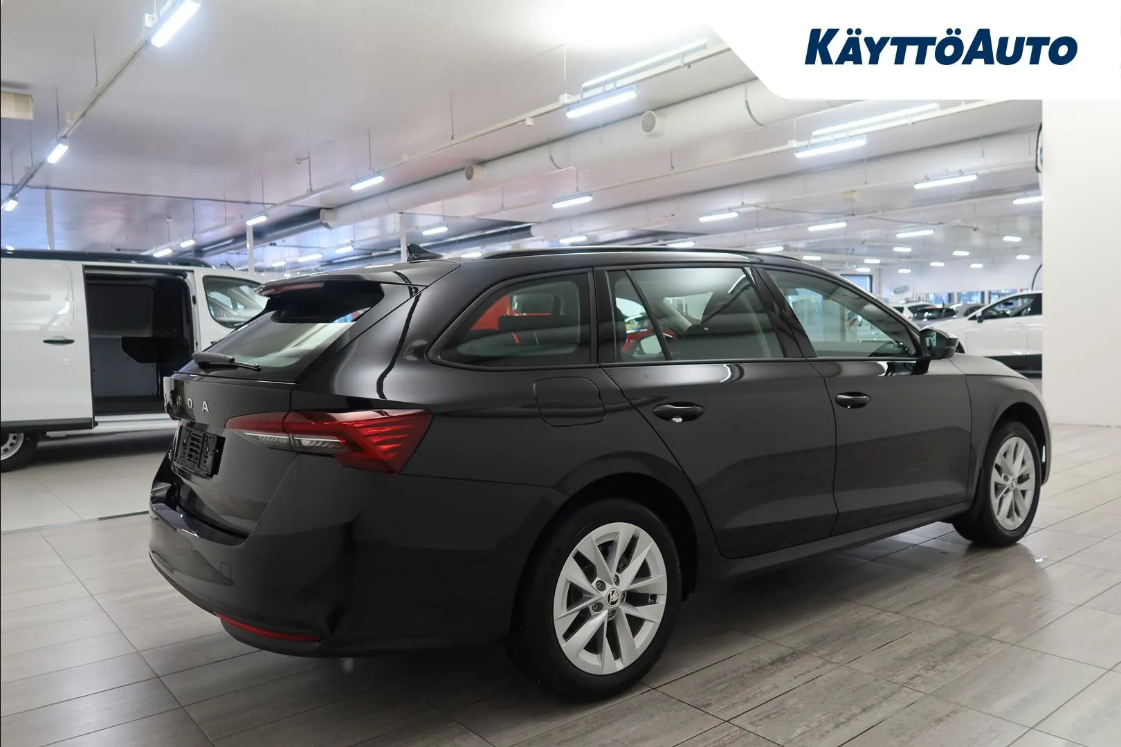 Skoda Octavia RXH-687 carousel image