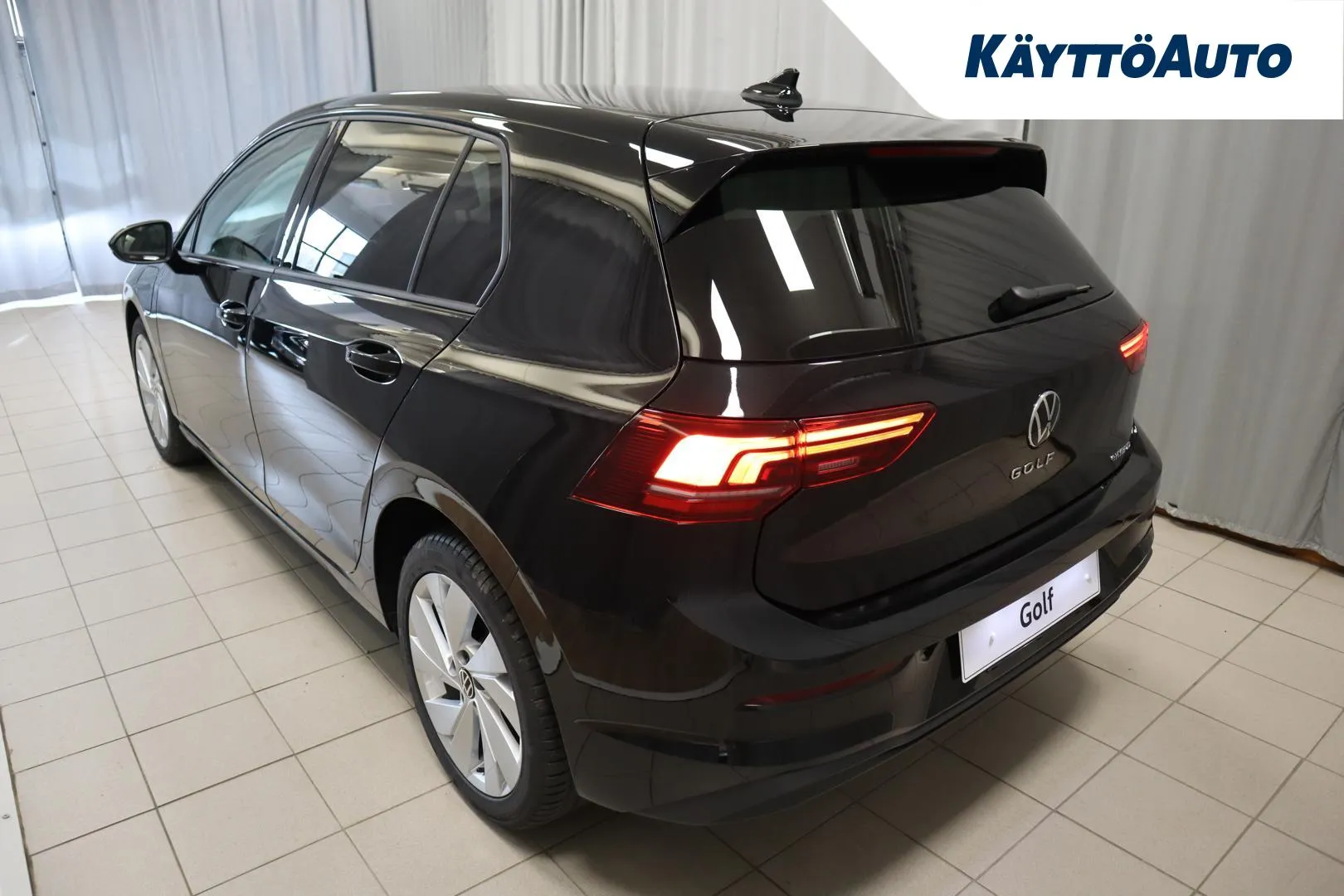 Volkswagen Golf GRN-908 carousel image