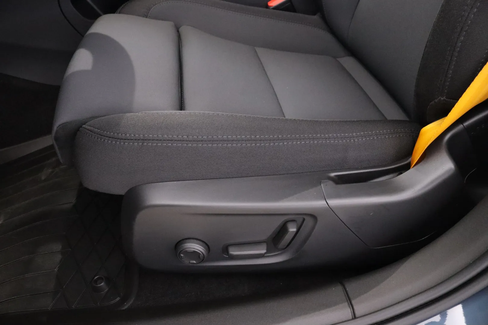 POLESTAR 2 ZOP-513 carousel image