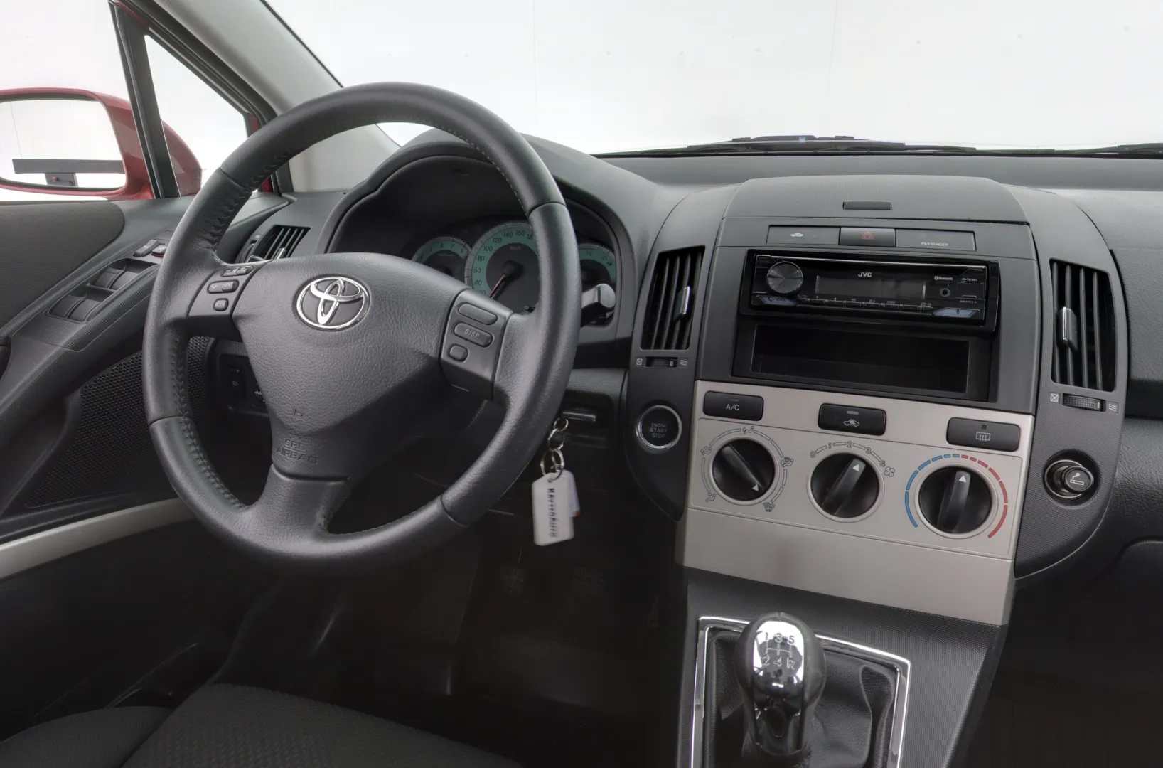 TOYOTA Corolla Verso YGN-198 carousel image
