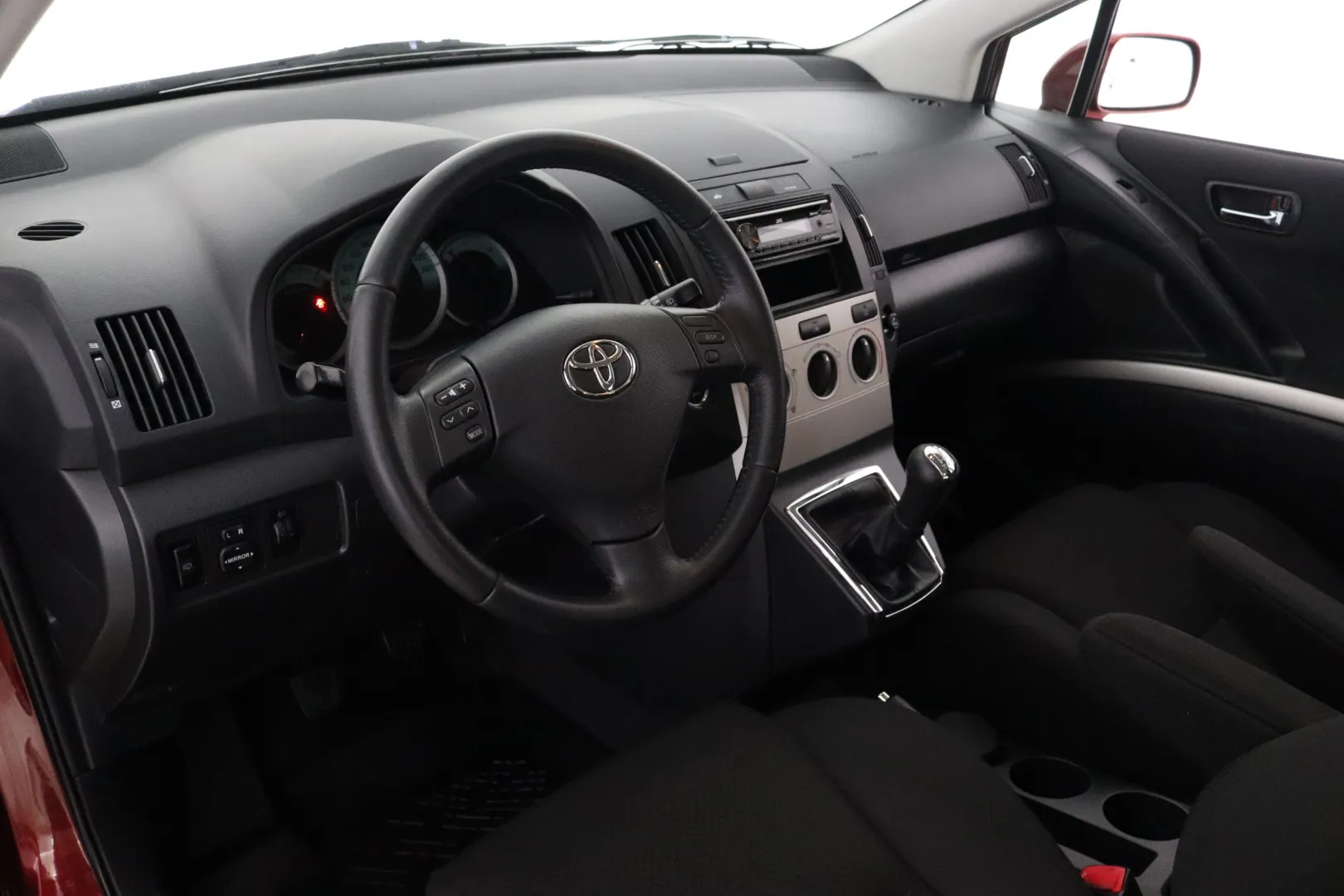 TOYOTA Corolla Verso YGN-198 carousel image