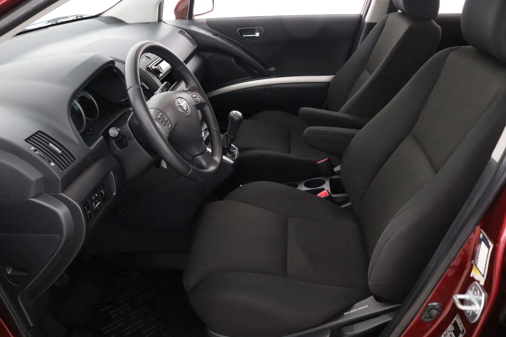 TOYOTA Corolla Verso YGN-198 carousel image