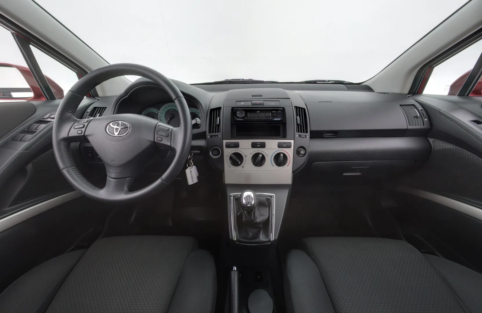 TOYOTA Corolla Verso YGN-198 carousel image