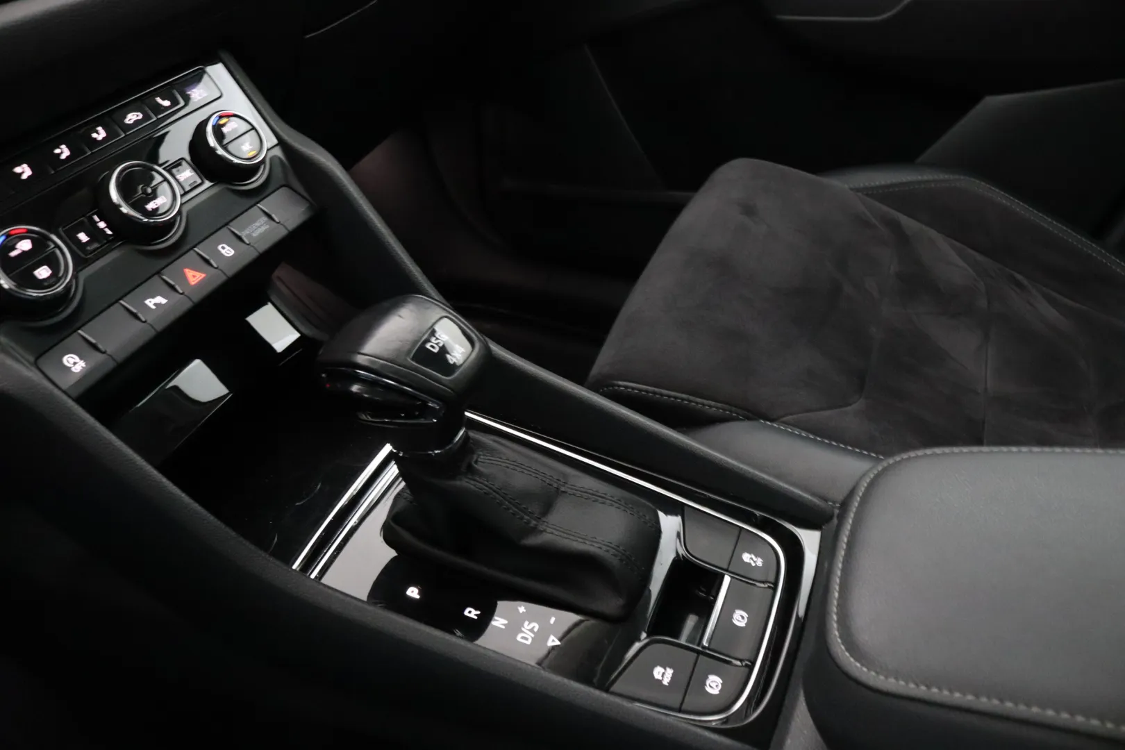 SKODA Kodiaq OXX-384 carousel image