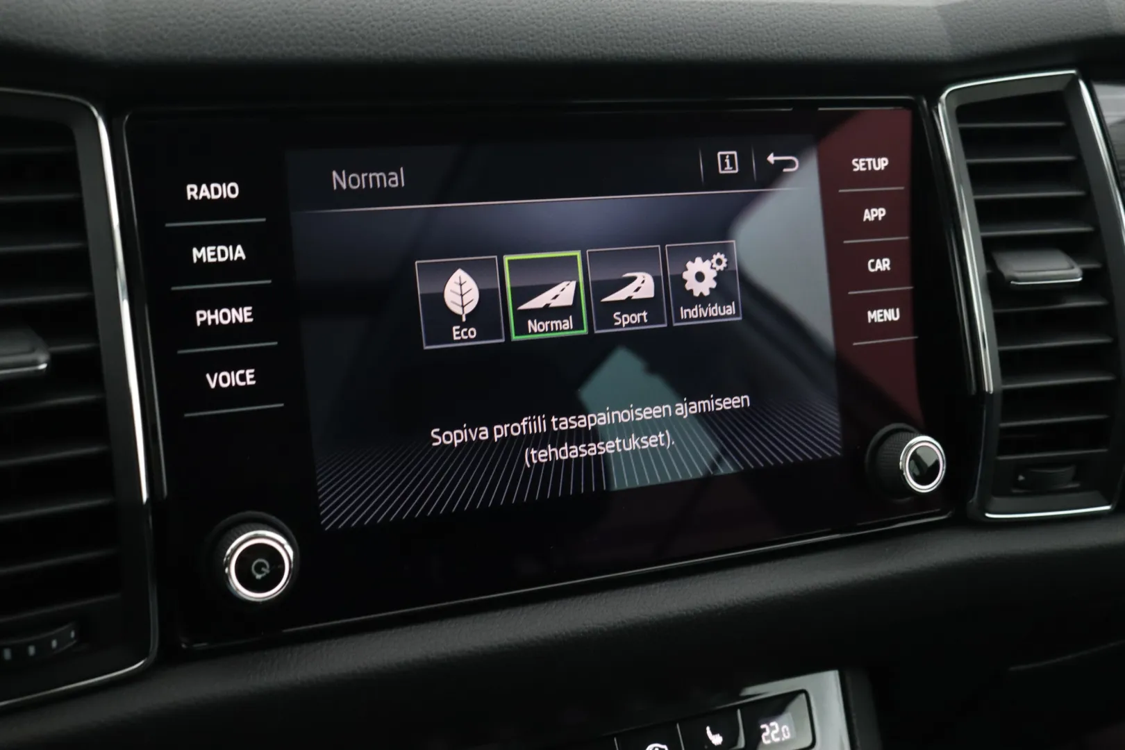 SKODA Kodiaq OXX-384 carousel image