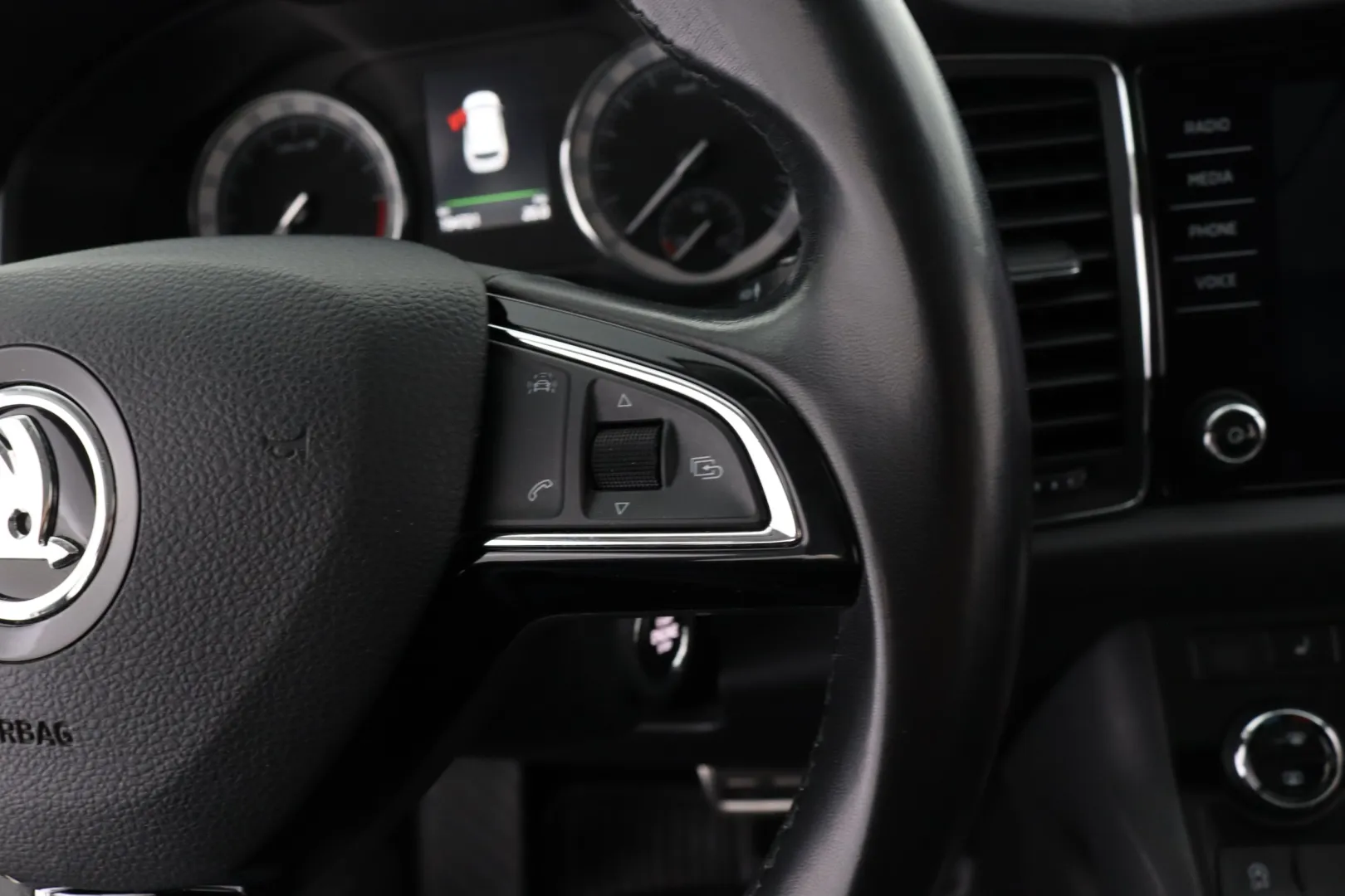 SKODA Kodiaq OXX-384 carousel image