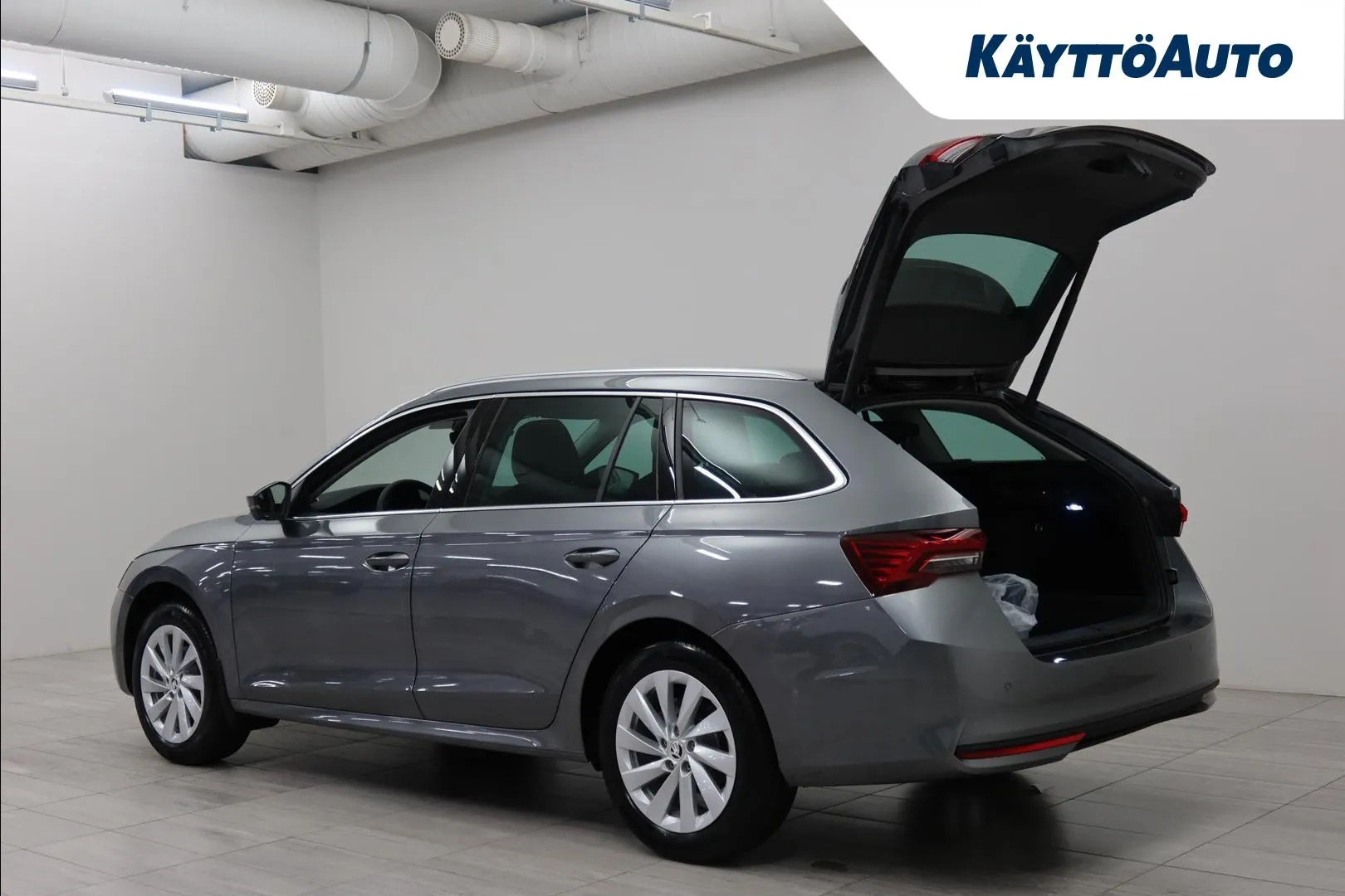 Skoda Octavia SRJ-250 carousel image