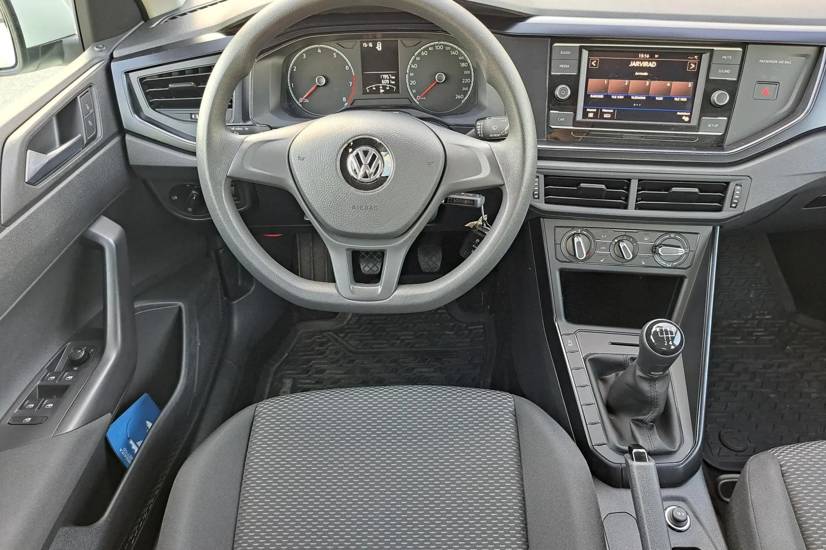 VOLKSWAGEN Polo CMJ-518 carousel image