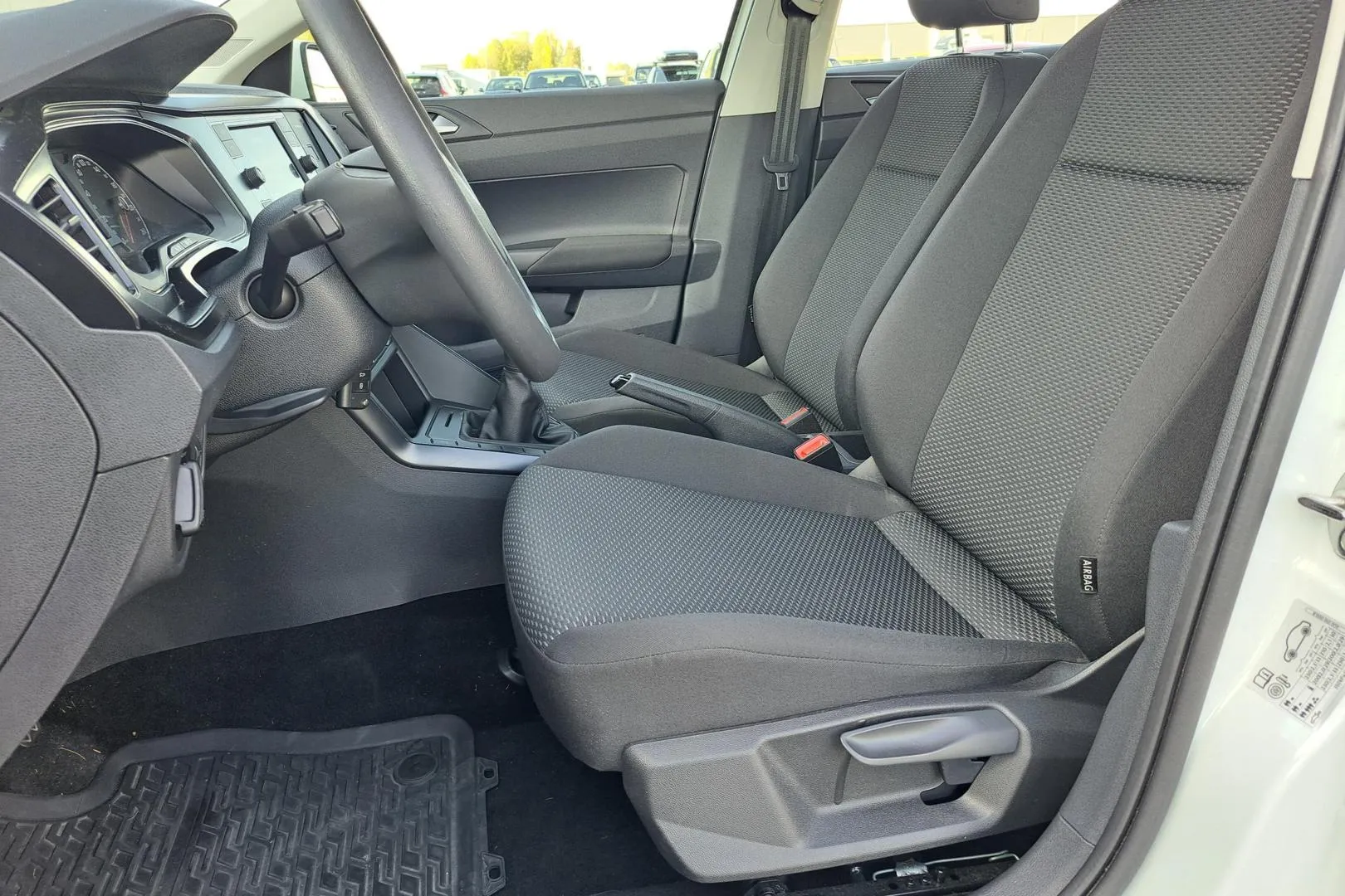 VOLKSWAGEN Polo CMJ-518 carousel image
