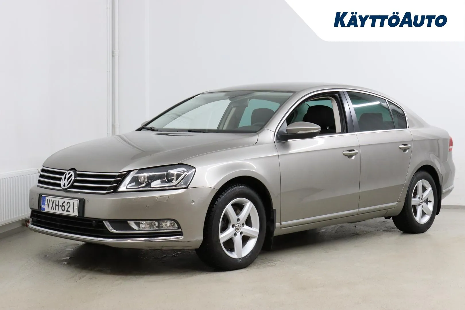 VOLKSWAGEN Passat VXH-621 carousel image