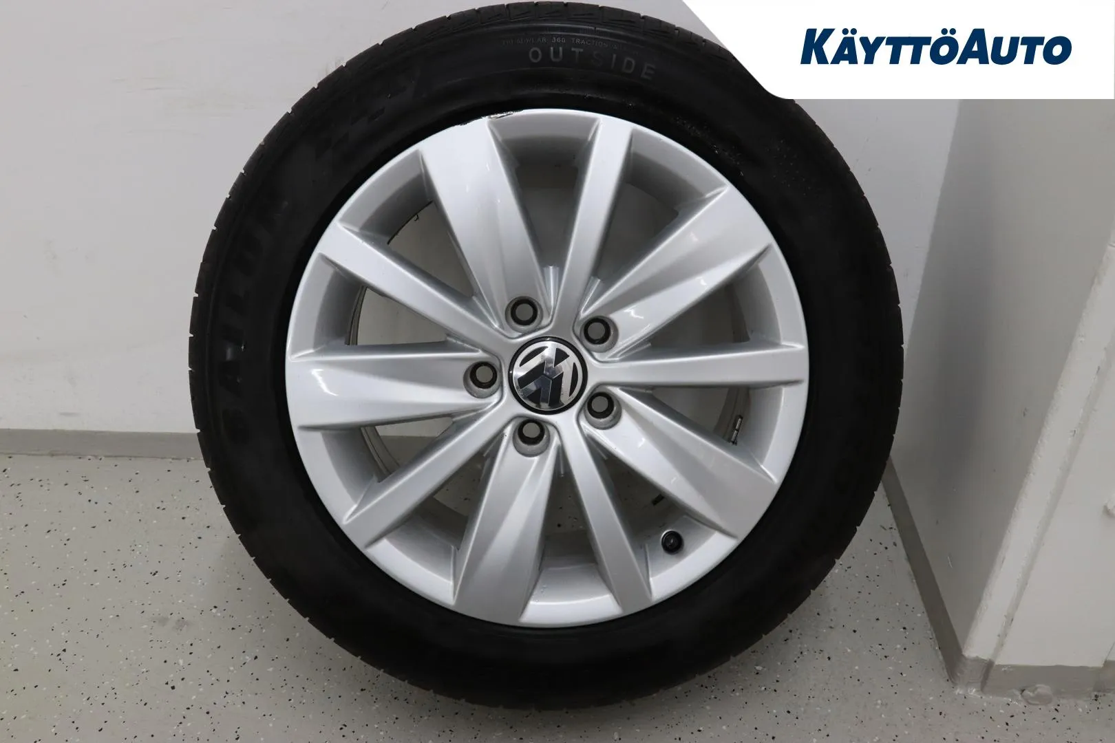 VOLKSWAGEN Passat VXH-621 carousel image