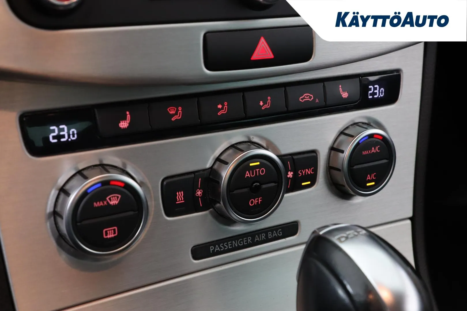 VOLKSWAGEN Passat VXH-621 carousel image