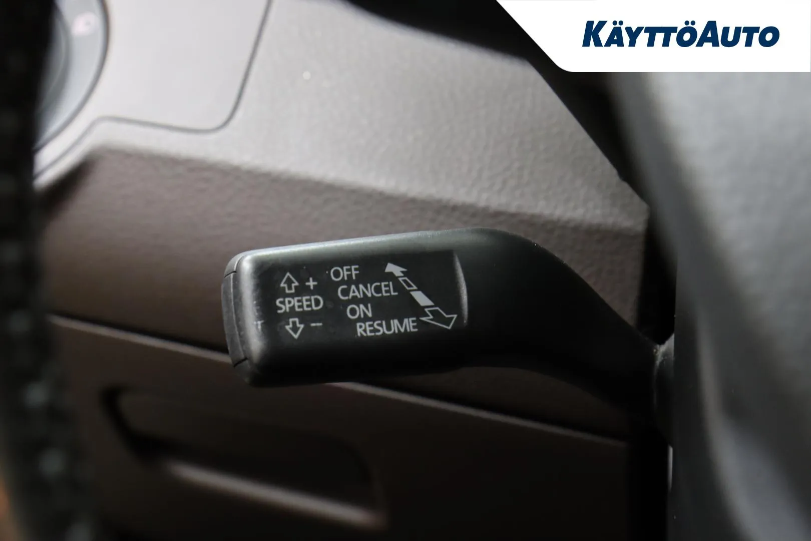 VOLKSWAGEN Passat VXH-621 carousel image