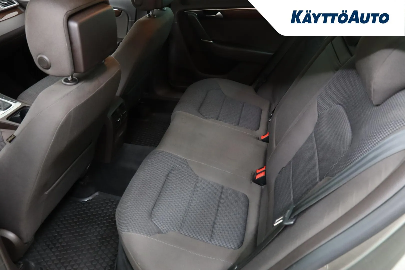 VOLKSWAGEN Passat VXH-621 carousel image