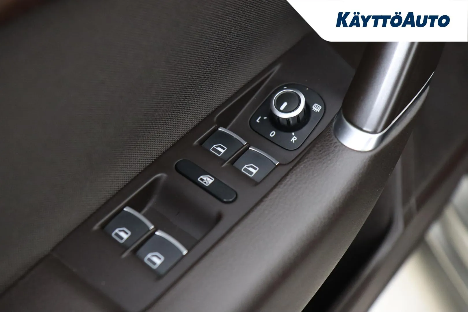 VOLKSWAGEN Passat VXH-621 carousel image