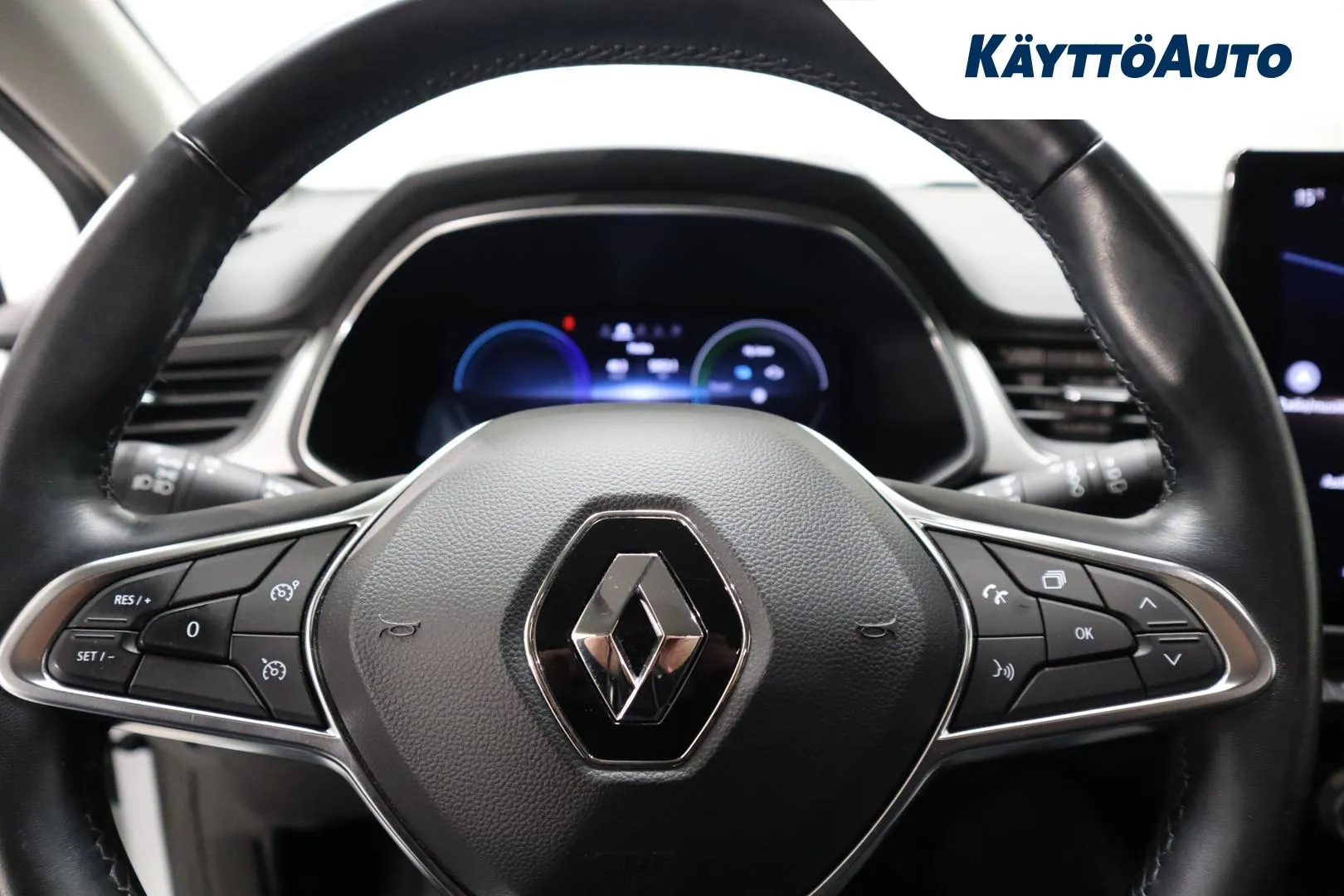 RENAULT Captur EUK-481 carousel image