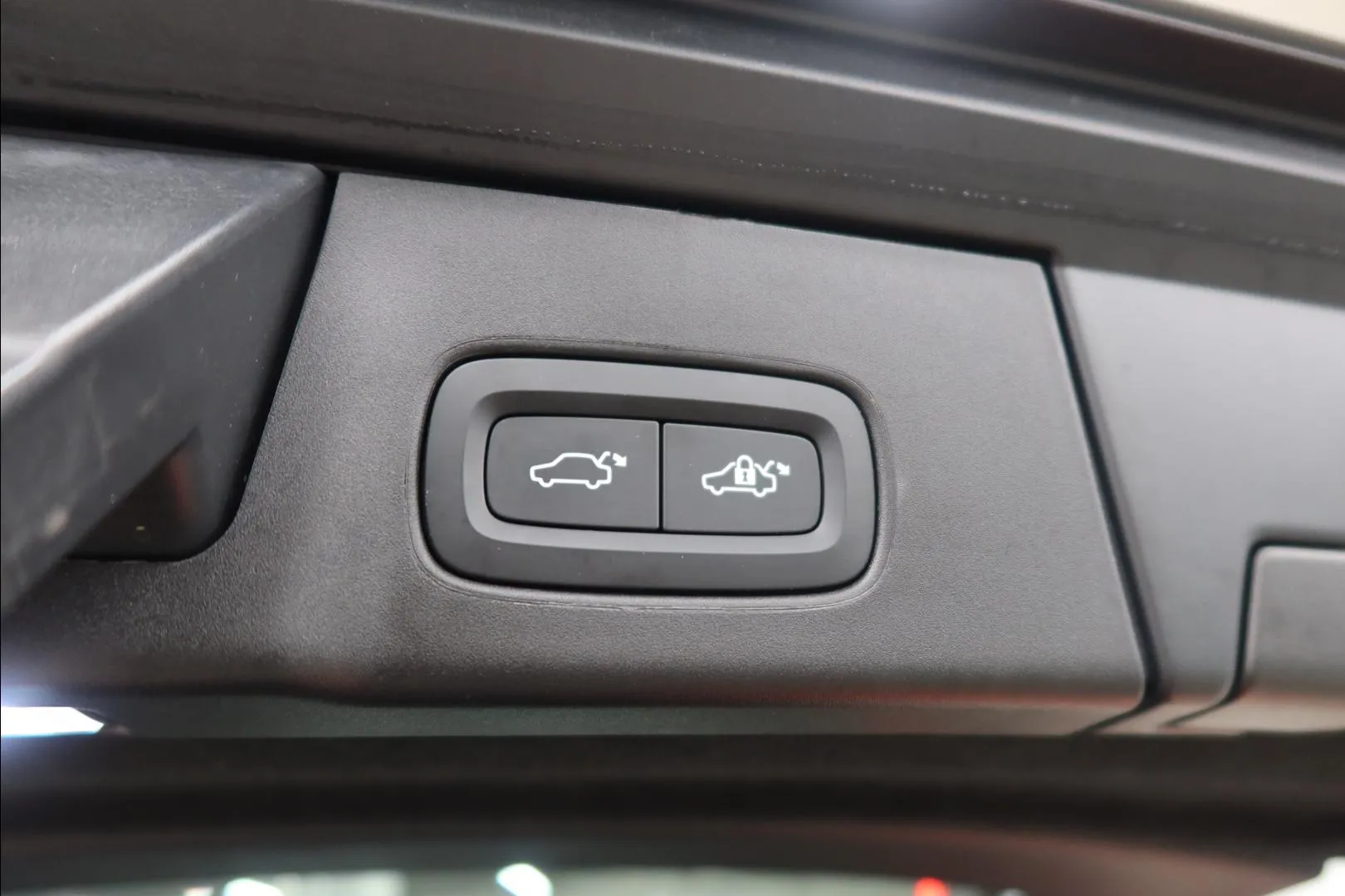 Volvo V90 FSS-740 carousel image