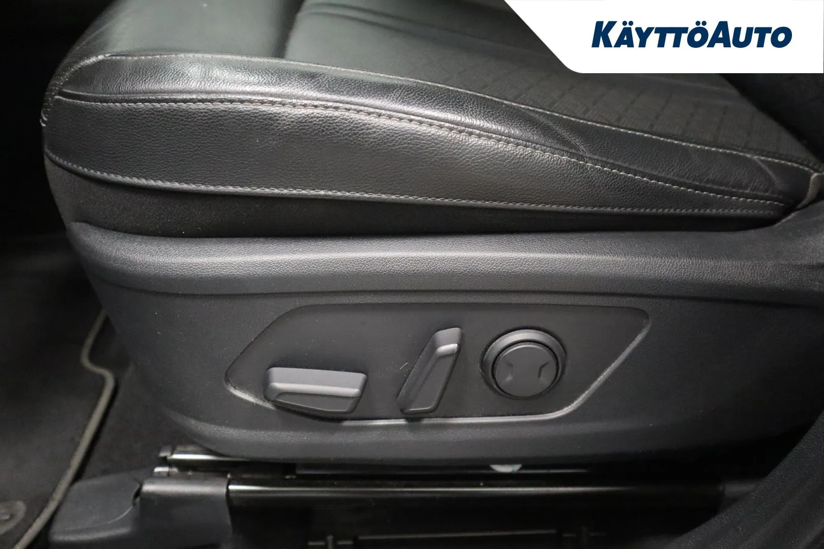 KIA Sorento SYX-365 carousel image