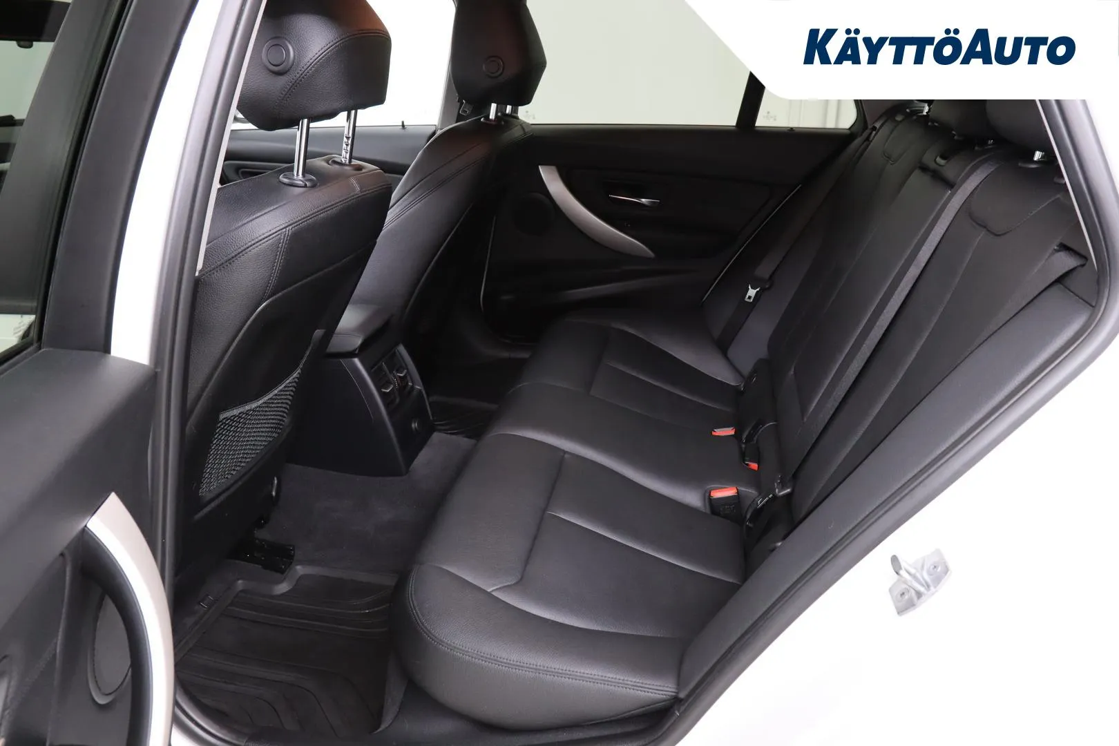 BMW 320 LOS-876 carousel image