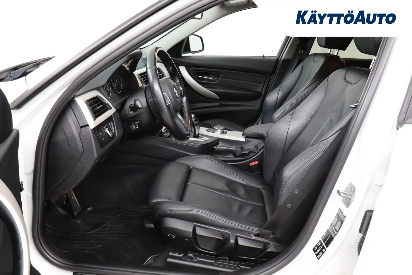 BMW 320 LOS-876 carousel image